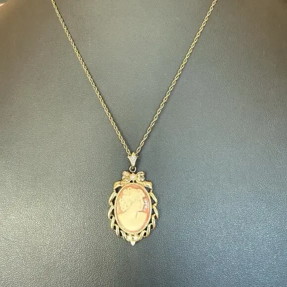 Vintage Sterling Silver Shell Cameo Pendant Necklace 925 Carved Lady Bow Pearl